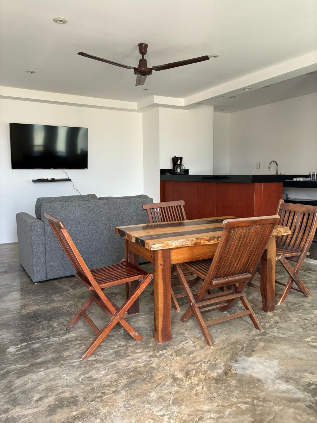 Live The Life Luxury, Location And Total Comfort *